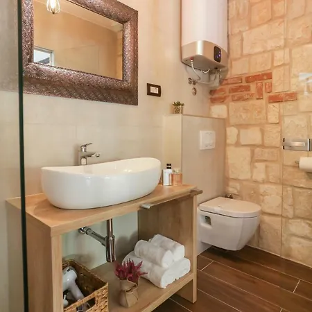 Luxury Dino 스플리트