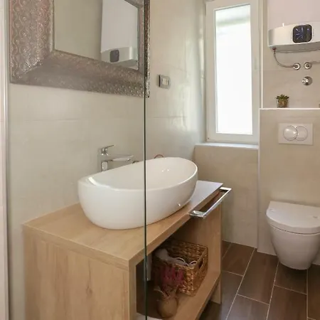 Luxury Dino Guest house