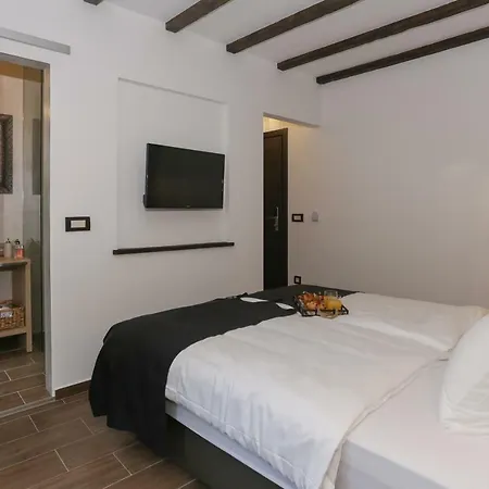 Luxury Dino Guest house