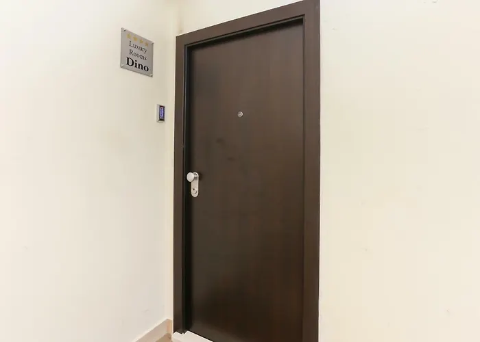 Luxury Dino בית הארחה 4*