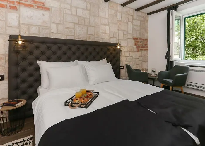 בית הארחה Luxury Dino