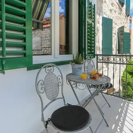 Luxury Dino بيت ضيافة