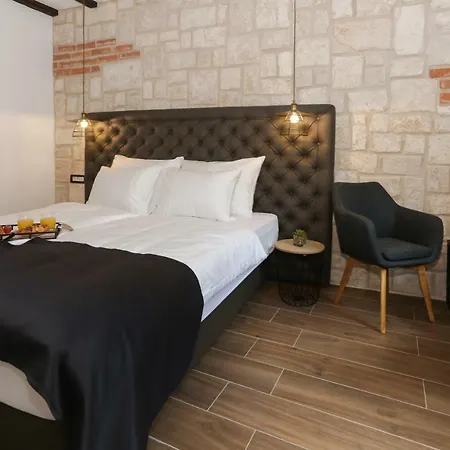 Luxury Dino 4* سبليت