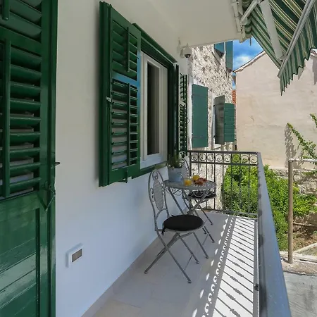 بيت ضيافة Luxury Dino