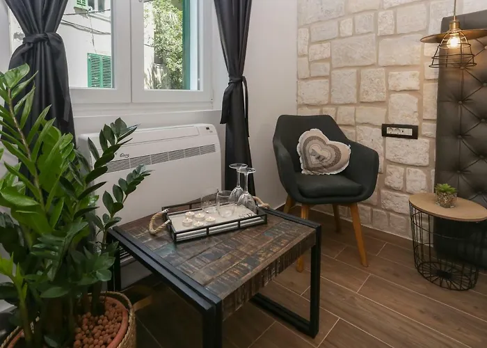 Luxury Dino 4* Split