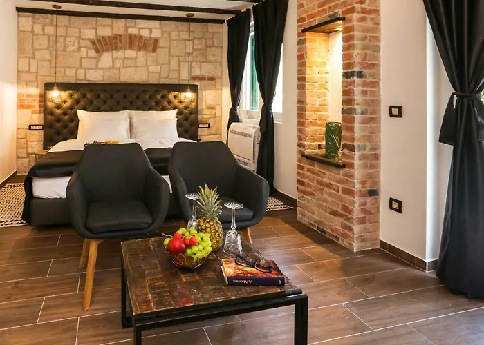 Luxury Dino 4* Split