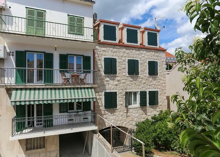 Luxury Dino 4* Split