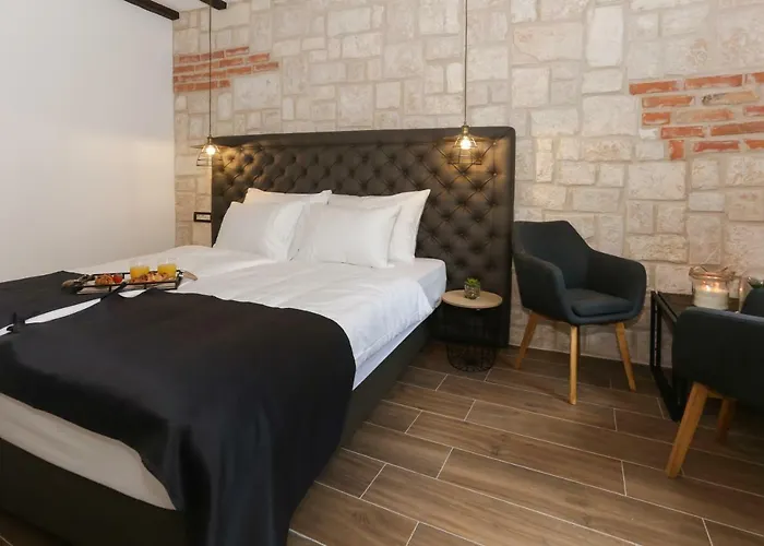 Luxury Dino 4* Split